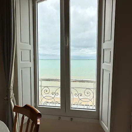Lejlighed L'horizon Bleu, Front De Mer, Jardin, Parking, Wifi Asnelles